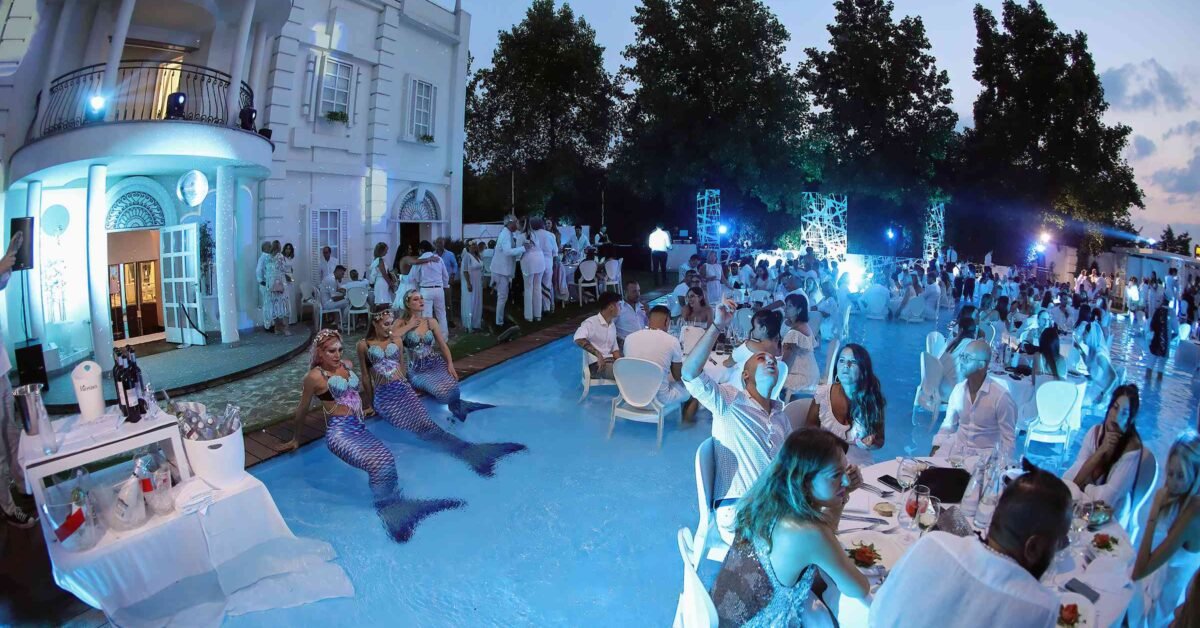 White Dinner Water Show 2024 Villa ReNoir 2