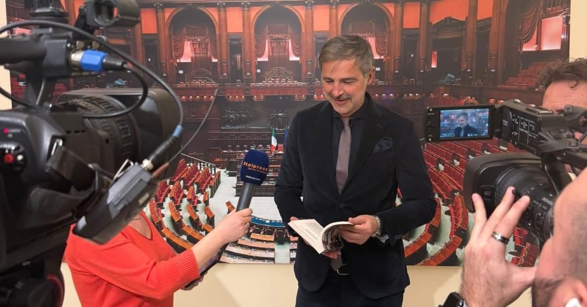 Beppe Convertini - Il Paese delle Tradizioni ph Press