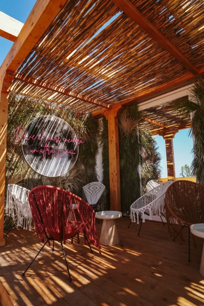 e-love concept beach club protagonista a Benvenute a bordo L'Italia raccontata in van