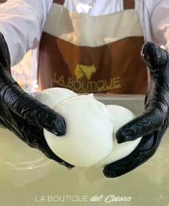 La Boutique del casaro tra le eccellenze di Benvenute a bordo L'Italia raccontata in van